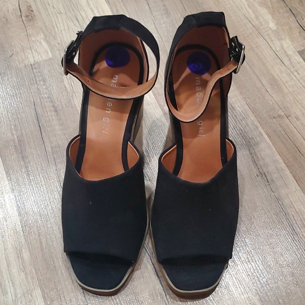 Black wedge heels